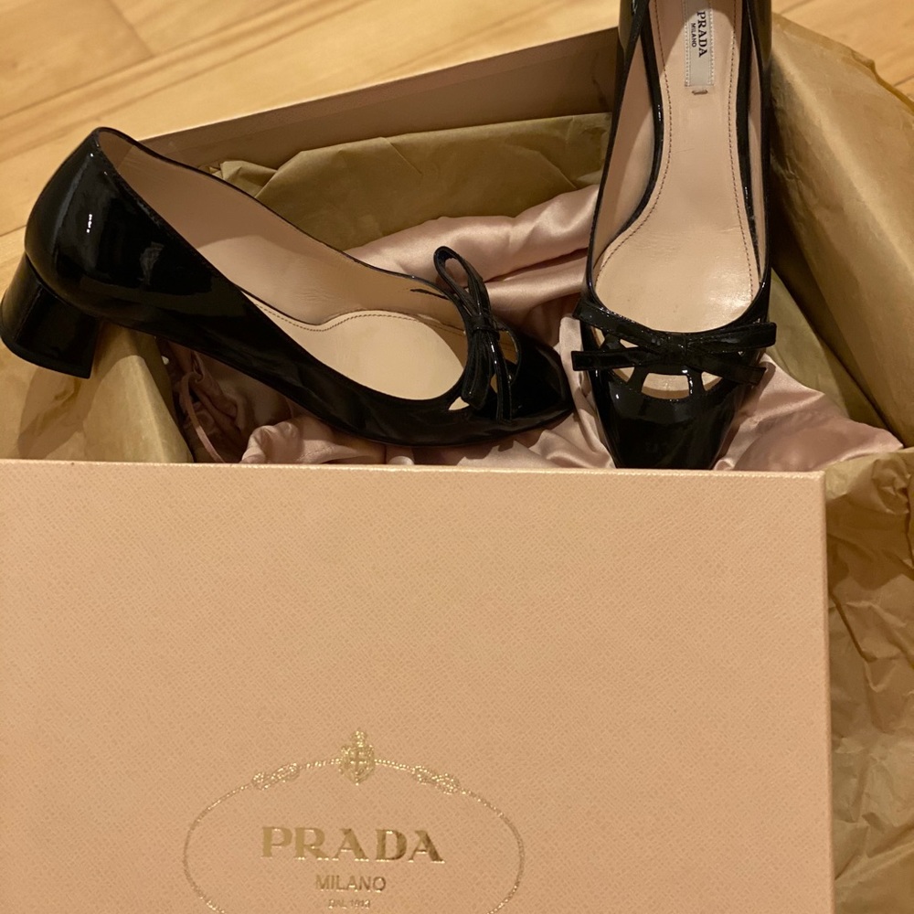 Black Prada Pumps